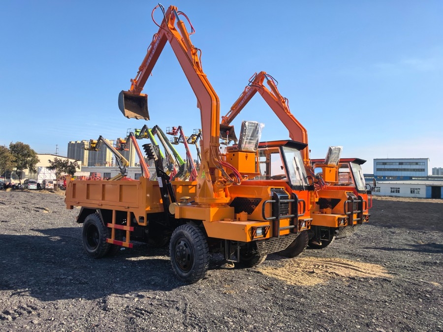 隨車挖運輸車廠家